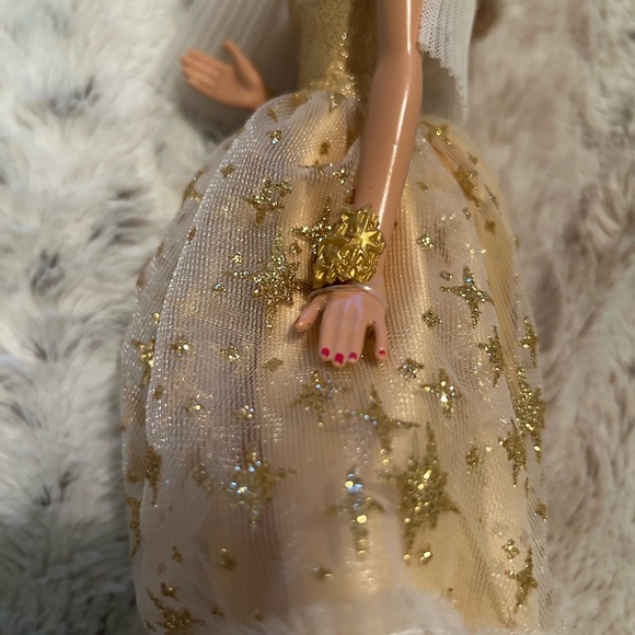 Holiday Barbie 2023 - Picture 4 of 11